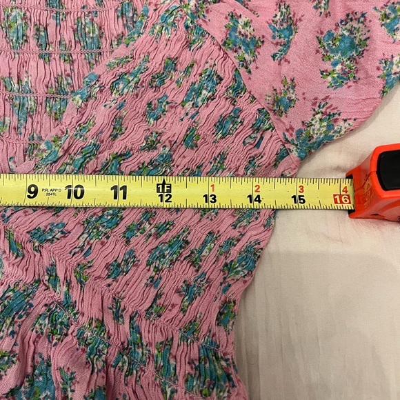 UO Floral Pink Smocked Women's Top🔥FINAL CLEARANCE🔥 - Picture 3 of 5
